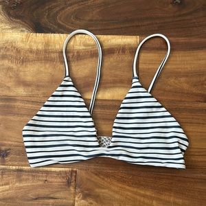 Acacia Swimwear Napali bikini top size Small